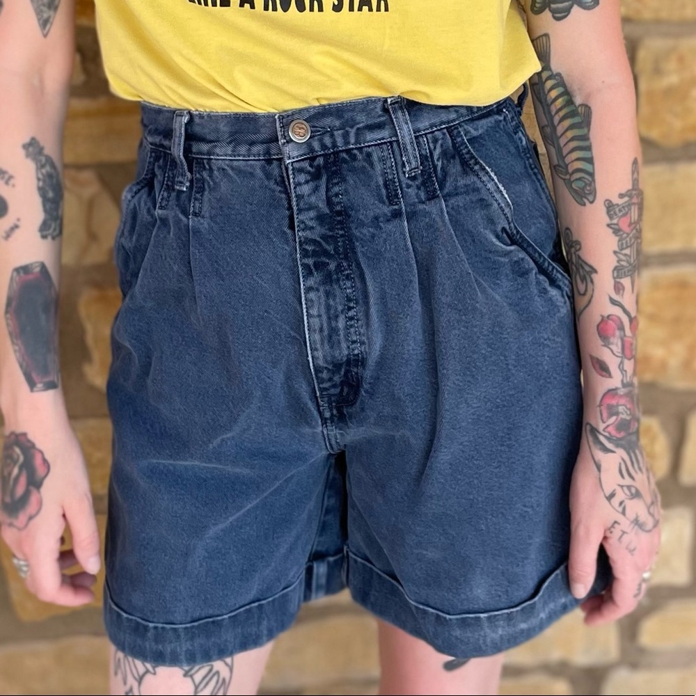 90s High Waisted Cuffed Shorts